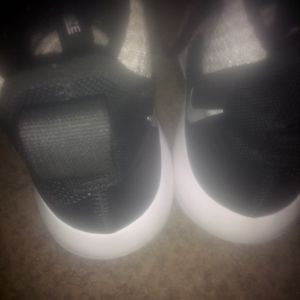 Nike shoes 8.5